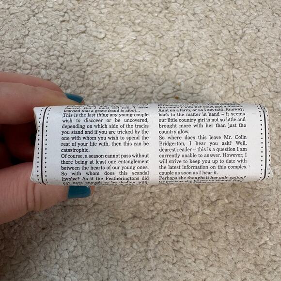 NIB Beekman Bridgerton Lady Whistledown's Scented Goat Milk Bar Soap - Picture 3 of 4